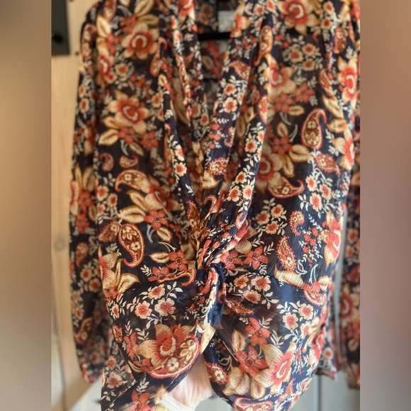 NWT VICI Knot Front Blouse - Picture 3 of 8